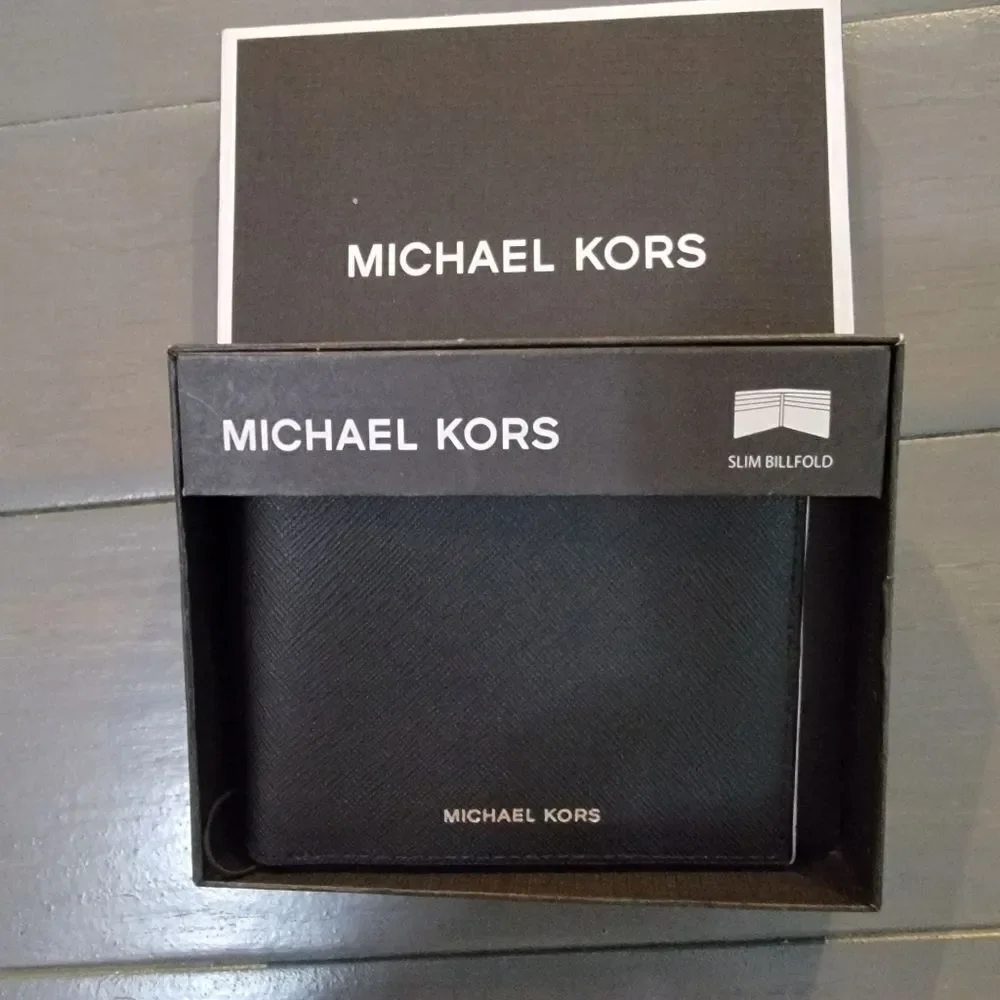 🎄🎁ALERT Michael Kors Men's Black Jet Set Signature Andy Billfold Pocket